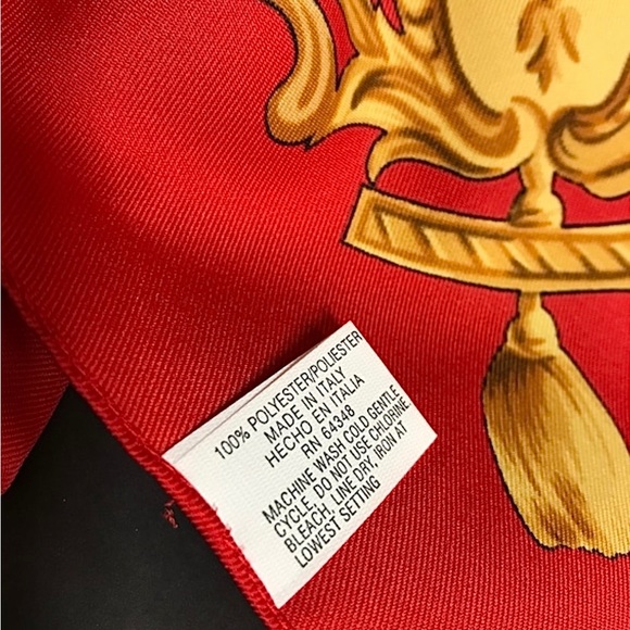 Vintage 80s/90s Square Scarf, Head Scarf, Neck Scarf, Traditional Scarf - Picture 10 of 10